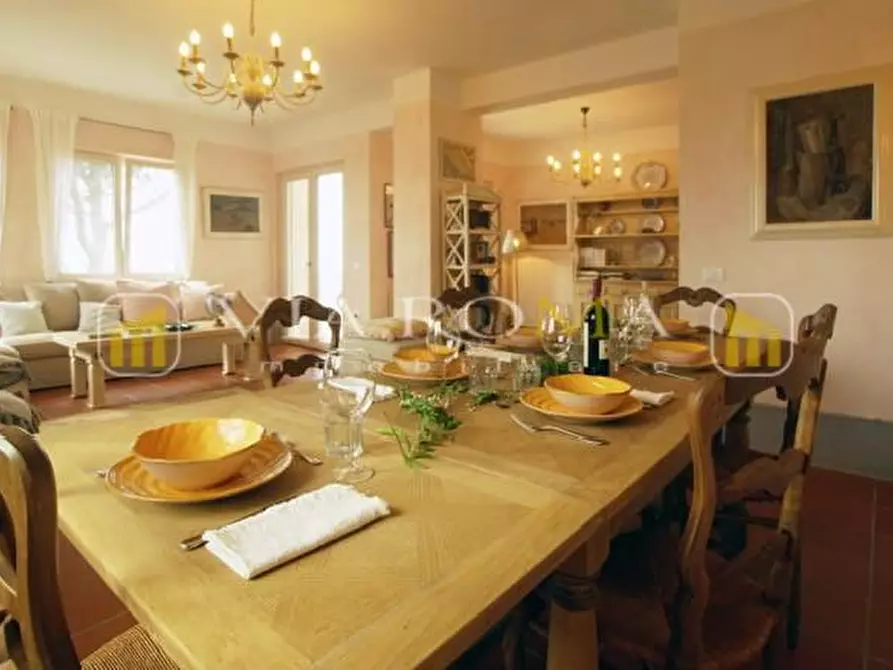 Immagine 45 di Villa in vendita  a Camaiore