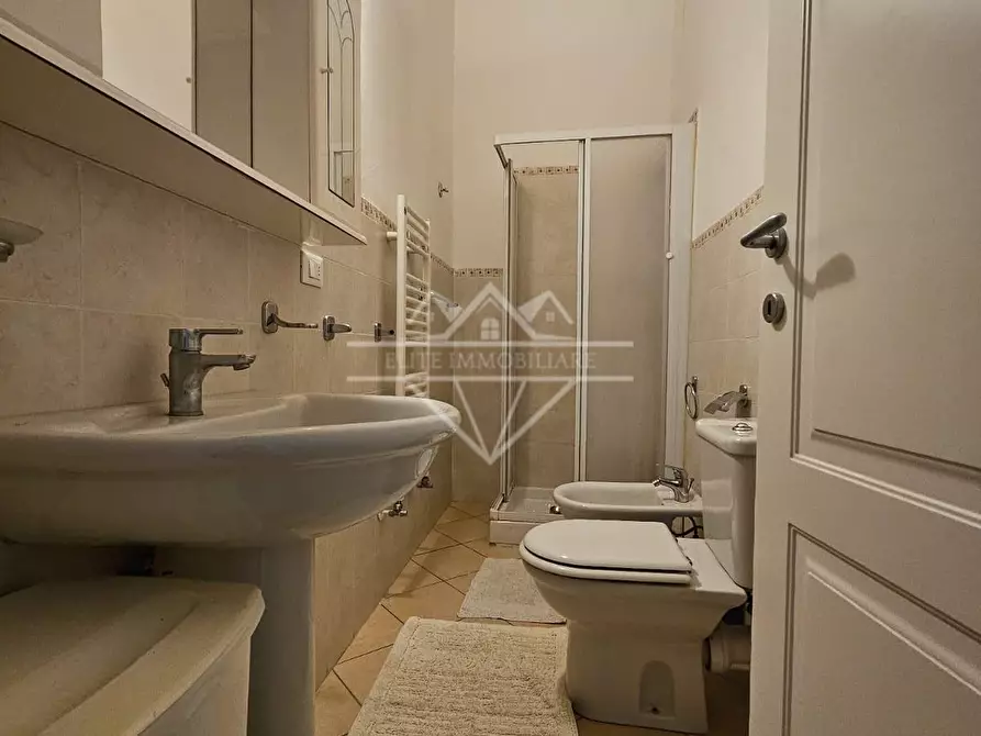 Immagine 12 di Appartamento in vendita  a Carrara