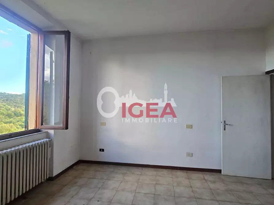 Immagine 10 di Porzione di casa in vendita  a Monticiano