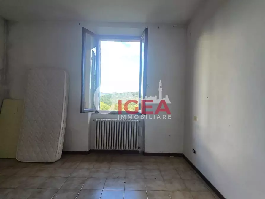 Immagine 11 di Porzione di casa in vendita  a Monticiano