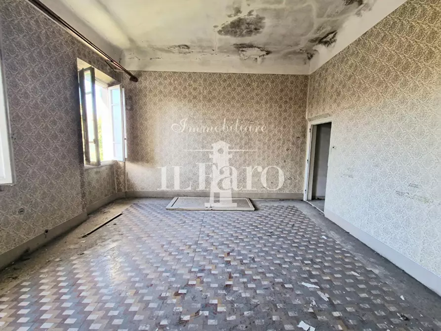 Immagine 13 di Terratetto in vendita  a Campi Bisenzio