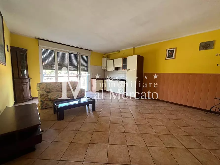 Immagine 1 di Appartamento in vendita  a Viareggio