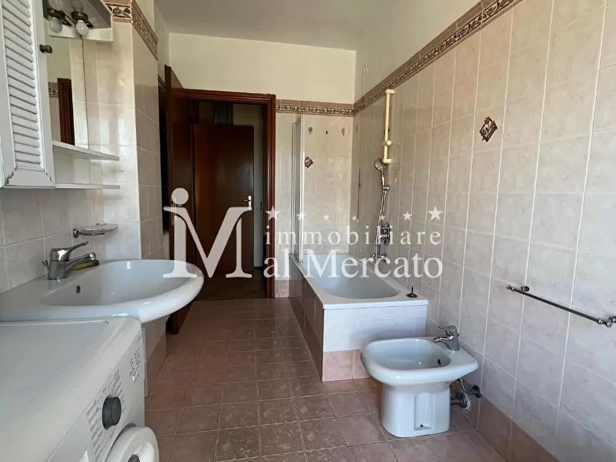 Immagine 9 di Appartamento in vendita  a Viareggio