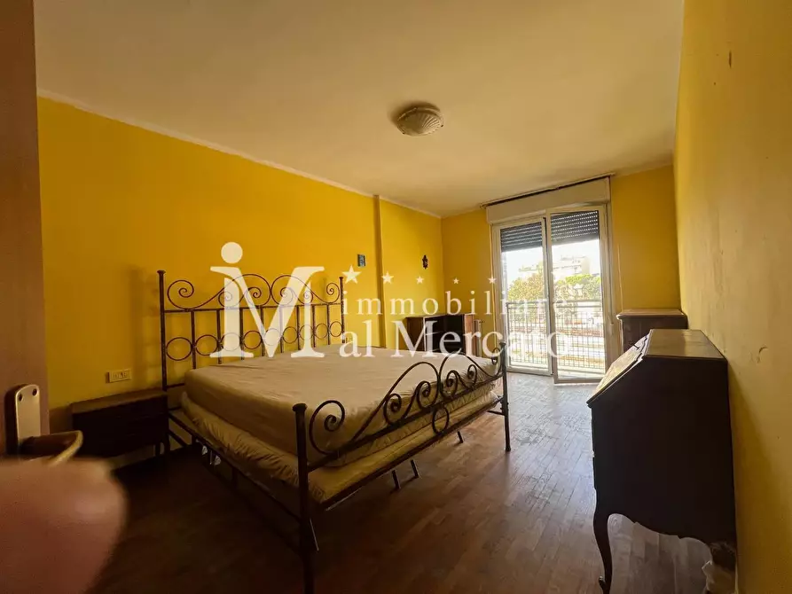 Immagine 14 di Appartamento in vendita  a Viareggio