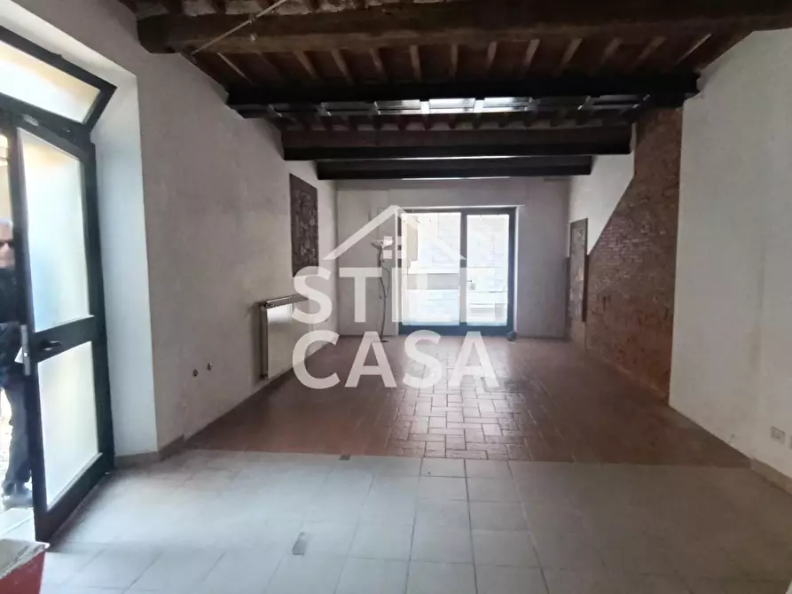 Immagine 5 di Locale commerciale in affitto  a Altopascio