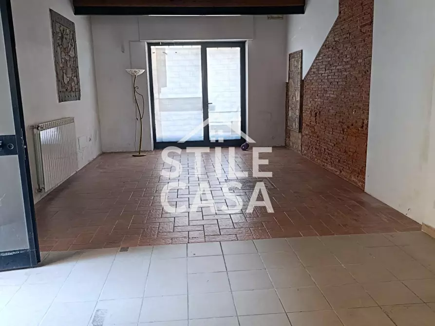 Immagine 10 di Locale commerciale in affitto  a Altopascio