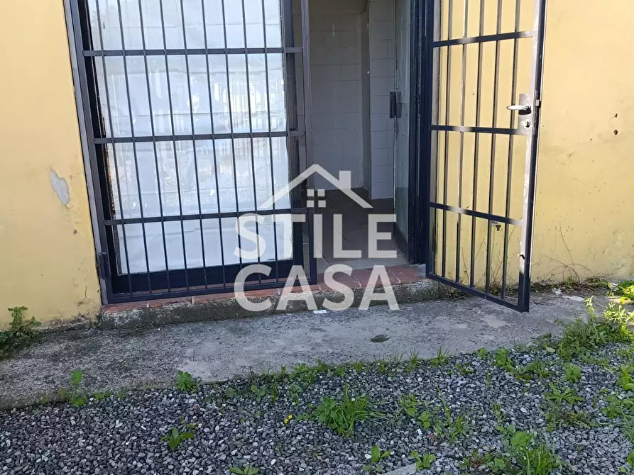 Immagine 2 di Locale commerciale in affitto  a Altopascio