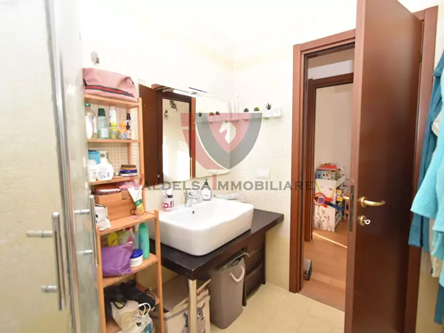 Immagine 23 di Appartamento in vendita  a Colle Di Val D'elsa