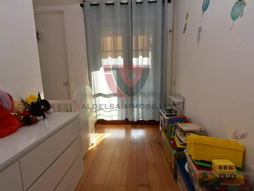 Immagine 14 di Appartamento in vendita  a Colle Di Val D'elsa