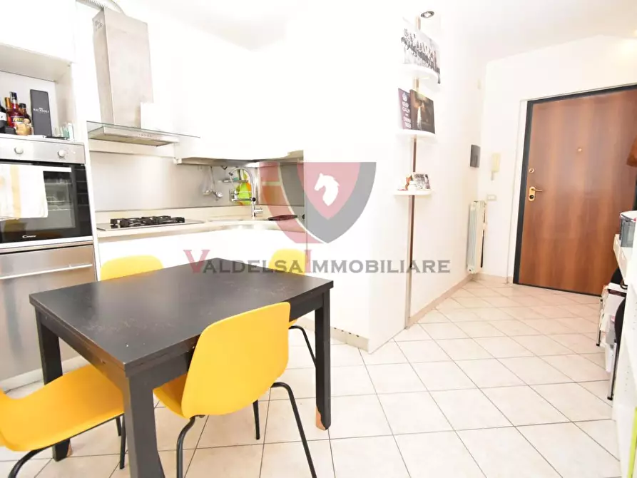 Immagine 10 di Appartamento in vendita  a Colle Di Val D'elsa