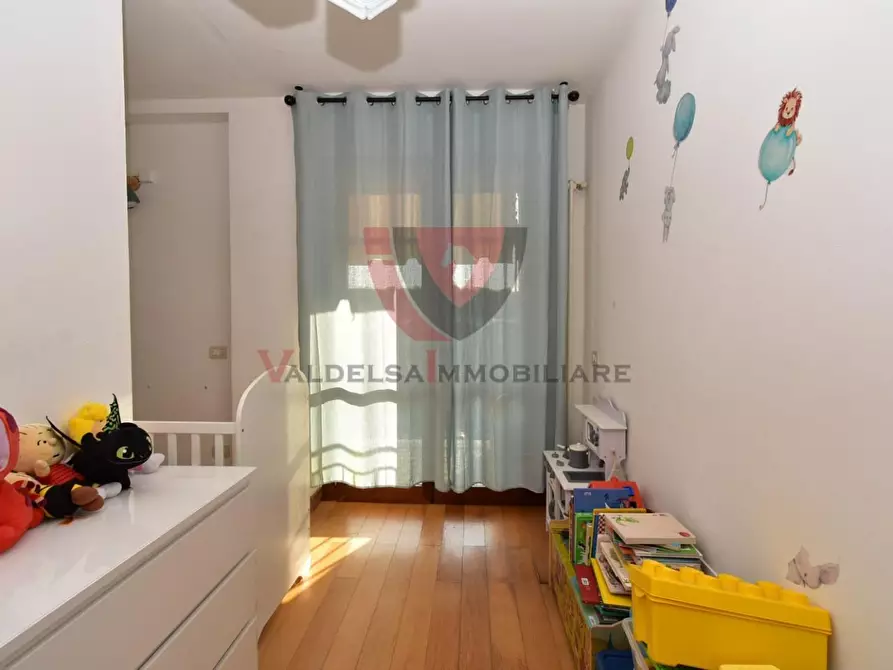 Immagine 17 di Appartamento in vendita  a Colle Di Val D'elsa