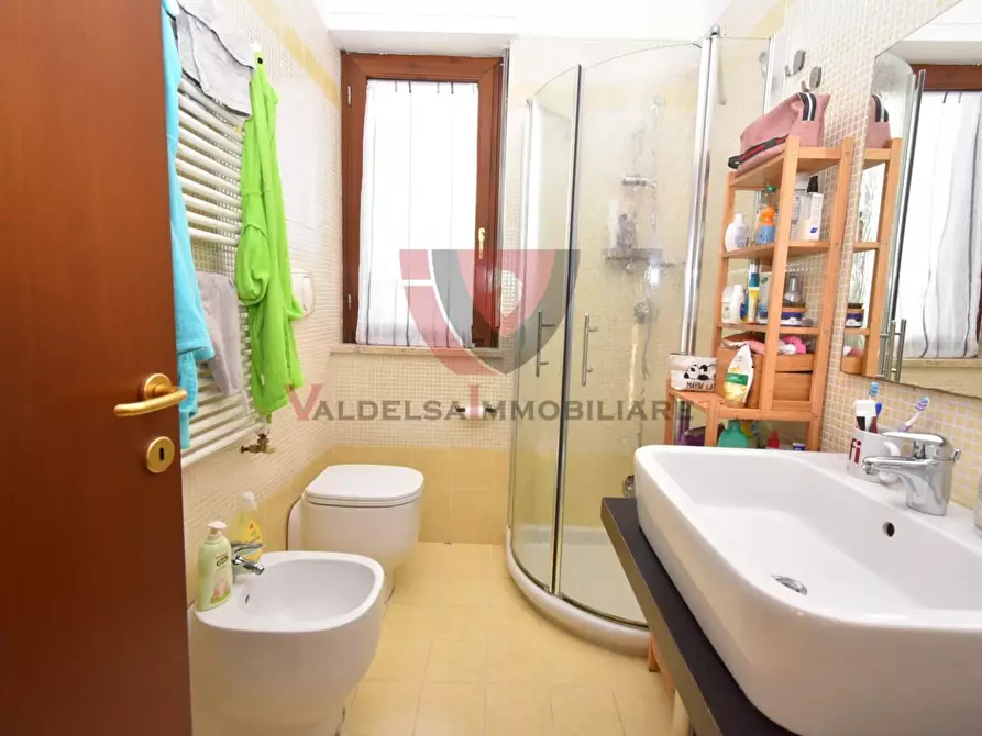 Immagine 25 di Appartamento in vendita  a Colle Di Val D'elsa