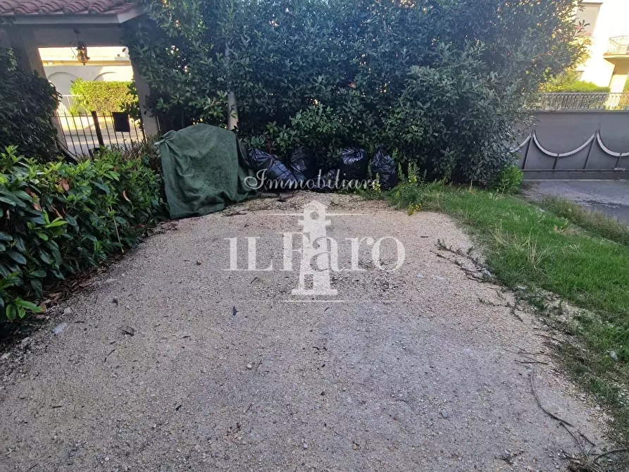 Immagine 3 di Appartamento in vendita  a Campi Bisenzio