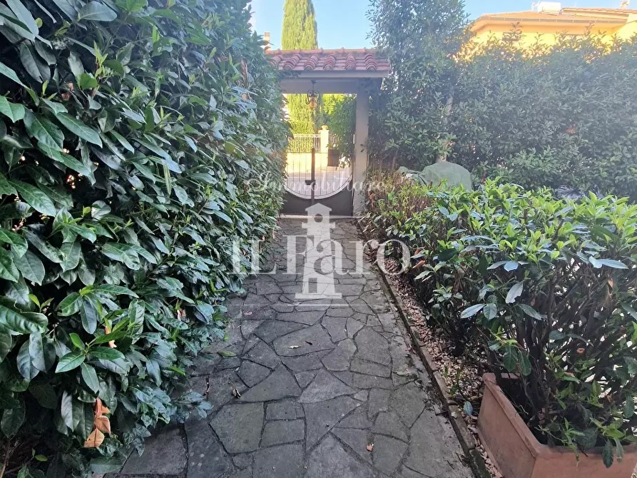 Immagine 4 di Appartamento in vendita  a Campi Bisenzio