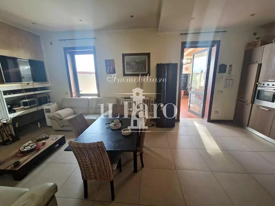 Immagine 8 di Appartamento in vendita  a Campi Bisenzio