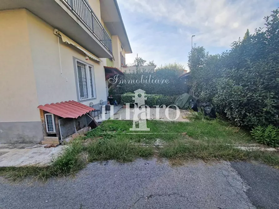 Immagine 2 di Appartamento in vendita  a Campi Bisenzio