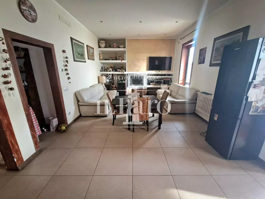 Immagine 6 di Appartamento in vendita  a Campi Bisenzio