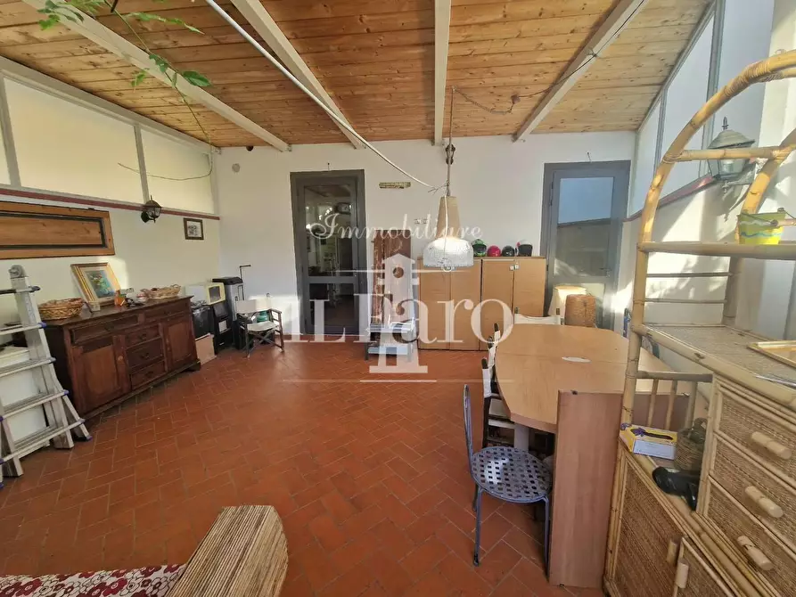 Immagine 31 di Appartamento in vendita  a Campi Bisenzio