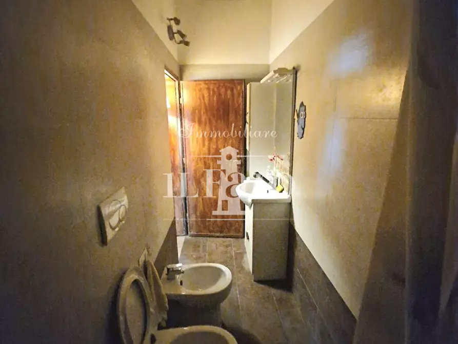 Immagine 27 di Appartamento in vendita  a Campi Bisenzio