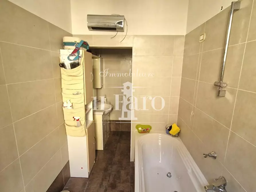 Immagine 24 di Appartamento in vendita  a Campi Bisenzio