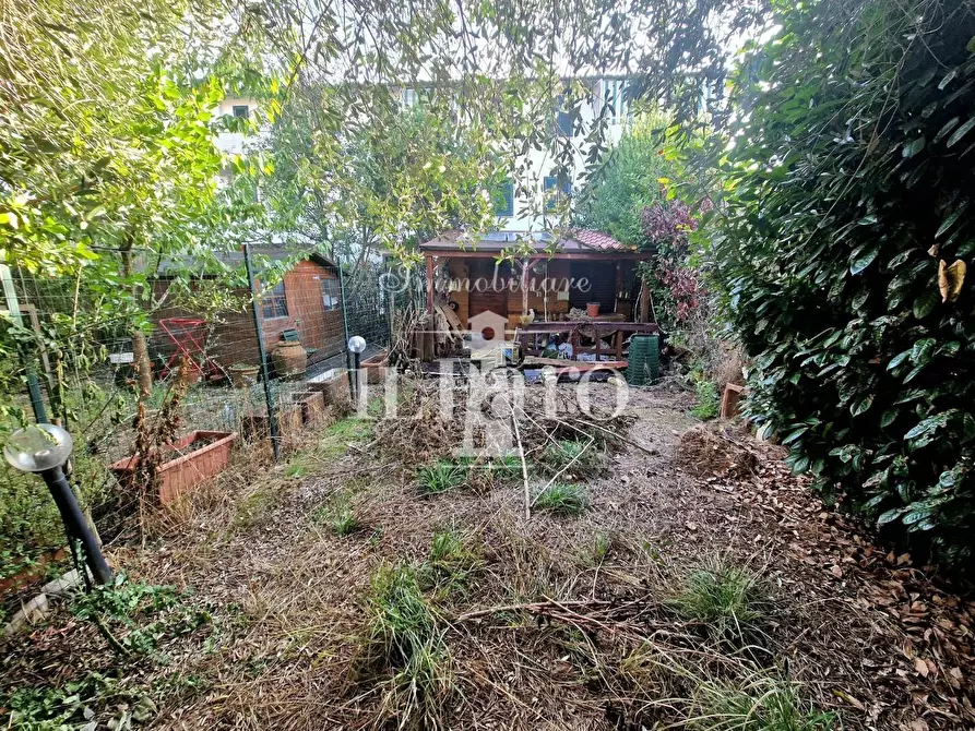 Immagine 36 di Appartamento in vendita  a Campi Bisenzio