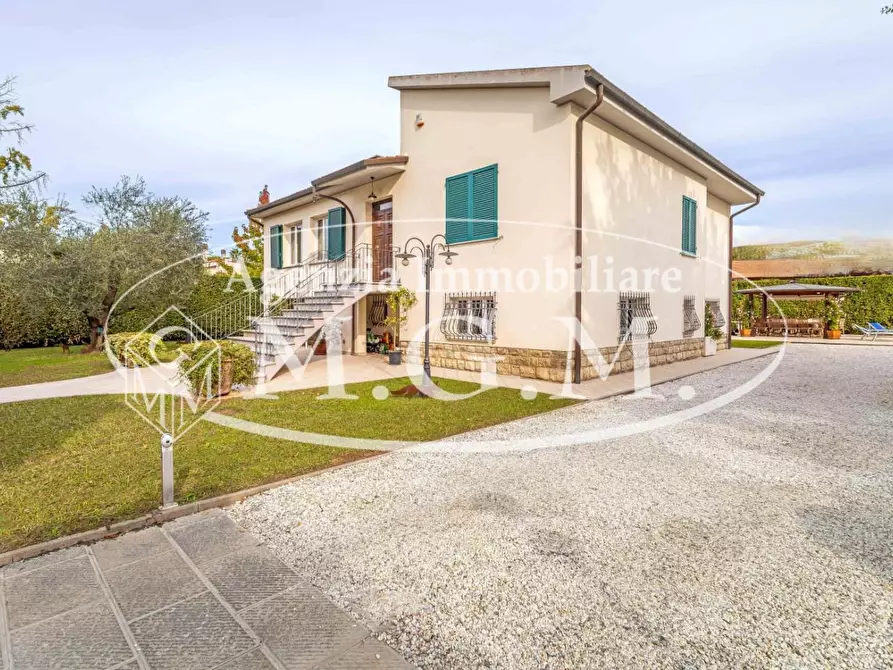 Immagine 23 di Villa in vendita  a Pisa