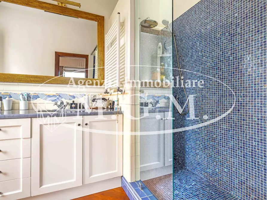 Immagine 20 di Villa in vendita  a Pisa