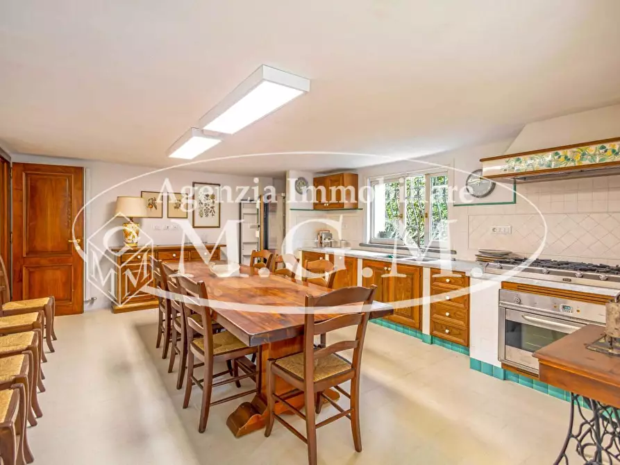 Immagine 18 di Villa in vendita  a Pisa