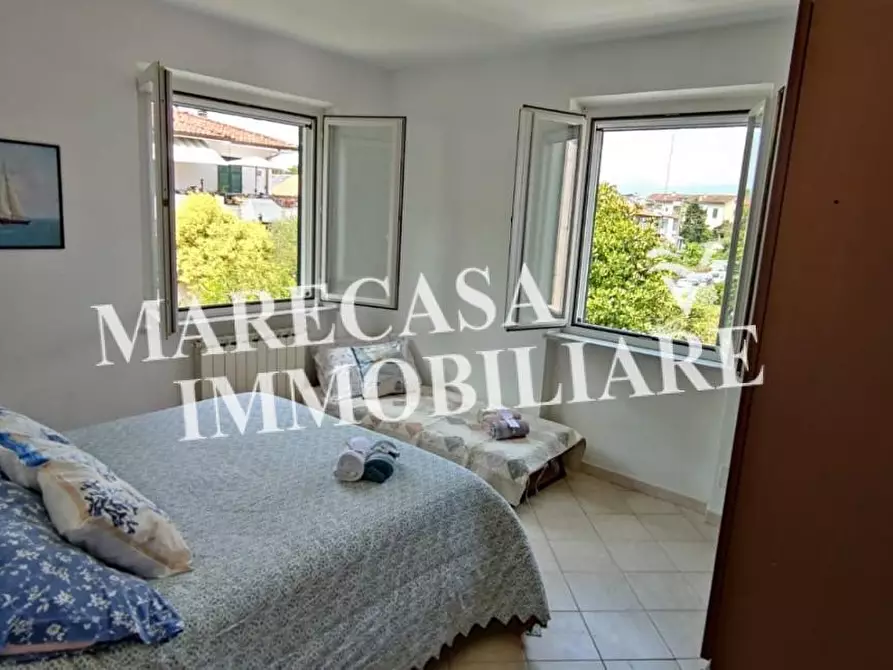 Immagine 15 di Casa bifamiliare in vendita  a Ameglia