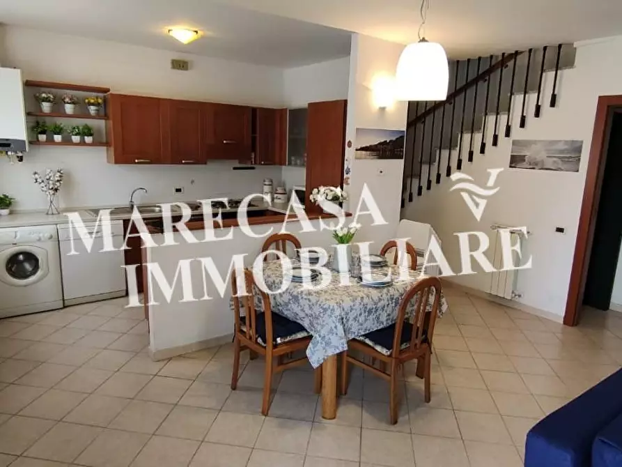 Immagine 8 di Casa bifamiliare in vendita  a Ameglia