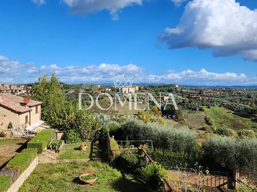 Immagine 6 di Appartamento in vendita  a Siena