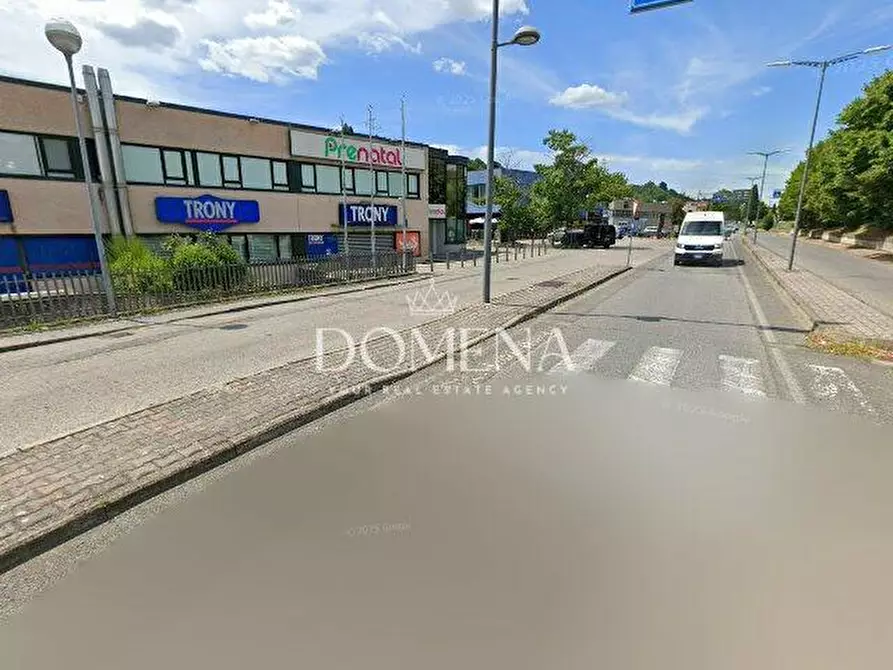 Immagine 1 di Locale commerciale in affitto  a Siena