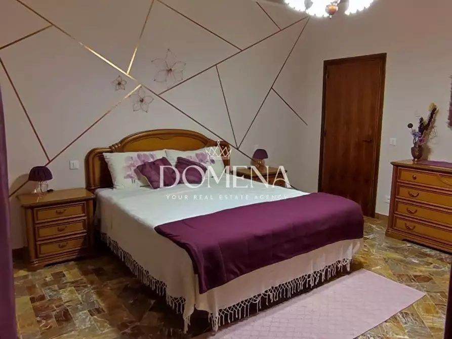 Immagine 2 di Appartamento in vendita  a Casole D'elsa