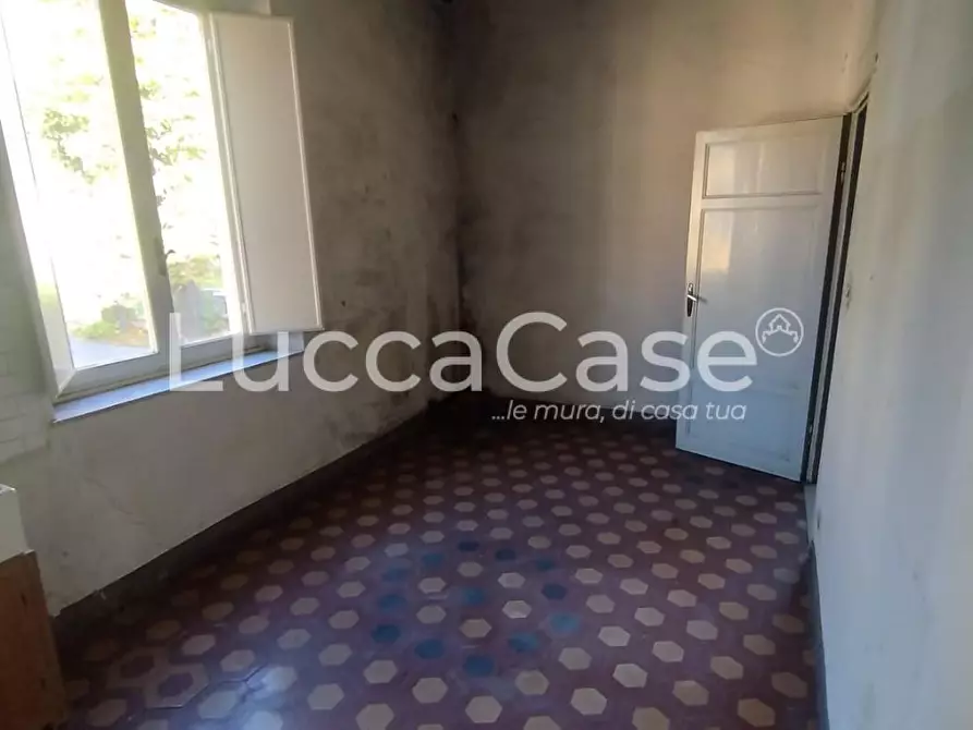 Immagine 9 di Appartamento in vendita  a Lucca