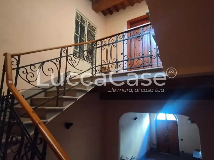 Immagine 3 di Appartamento in vendita  a Lucca
