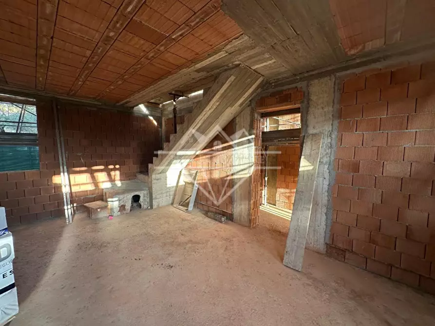 Immagine 20 di Casa trifamiliare in vendita  a Castelnuovo Magra