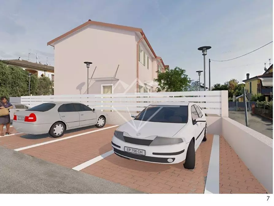 Immagine 7 di Casa trifamiliare in vendita  a Castelnuovo Magra