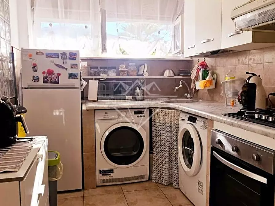 Immagine 8 di Appartamento in vendita  a Carrara