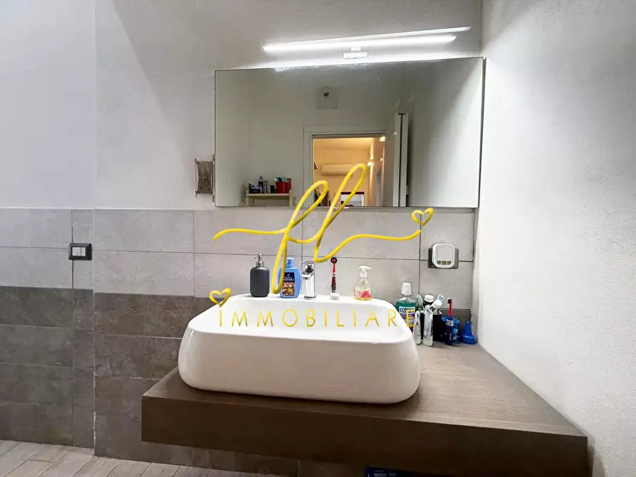 Immagine 24 di Appartamento in vendita  a Cecina