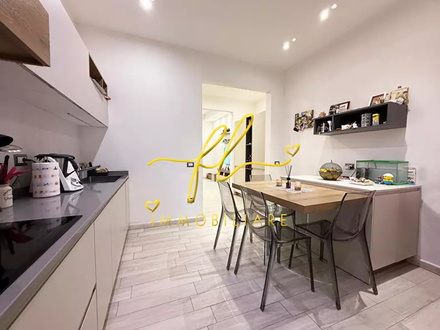 Immagine 10 di Appartamento in vendita  a Cecina