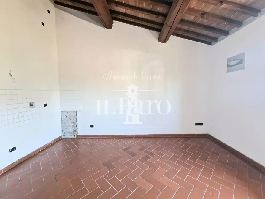 Immagine 2 di Appartamento in vendita  a Campi Bisenzio