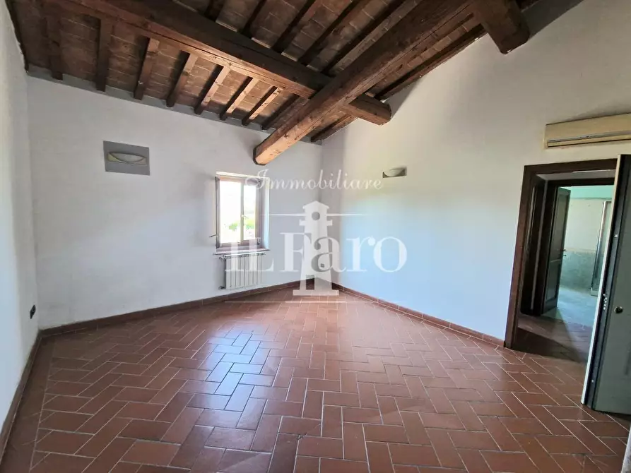 Immagine 5 di Appartamento in vendita  a Campi Bisenzio