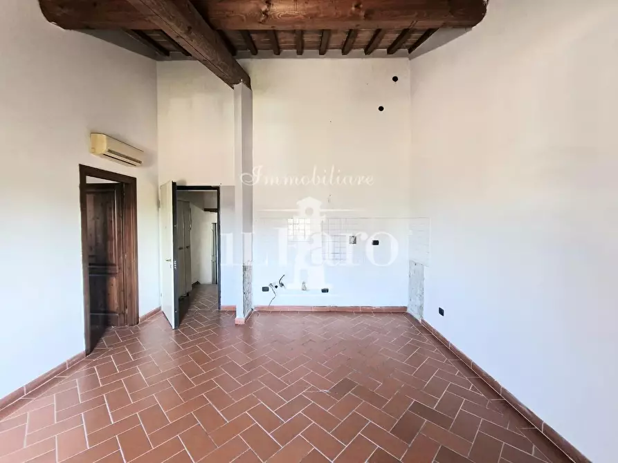 Immagine 7 di Appartamento in vendita  a Campi Bisenzio