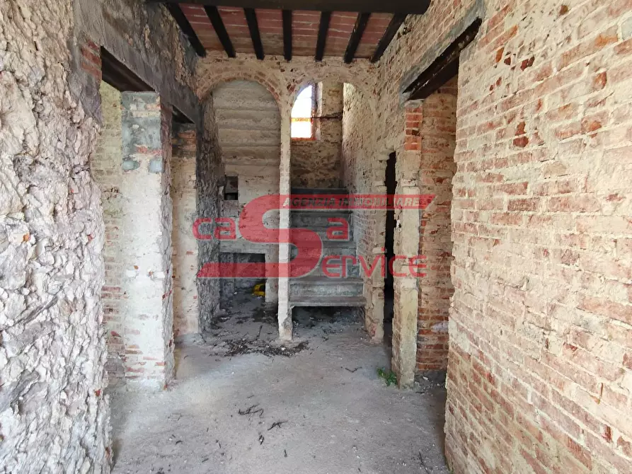 Immagine 7 di Casa colonica in vendita  a Montecatini Terme