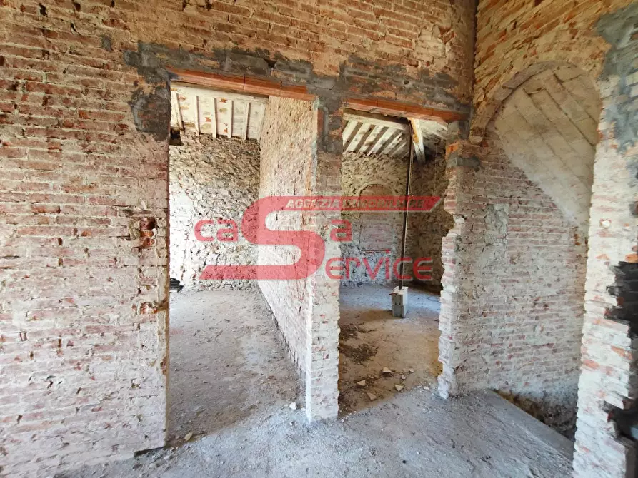 Immagine 13 di Casa colonica in vendita  a Montecatini Terme
