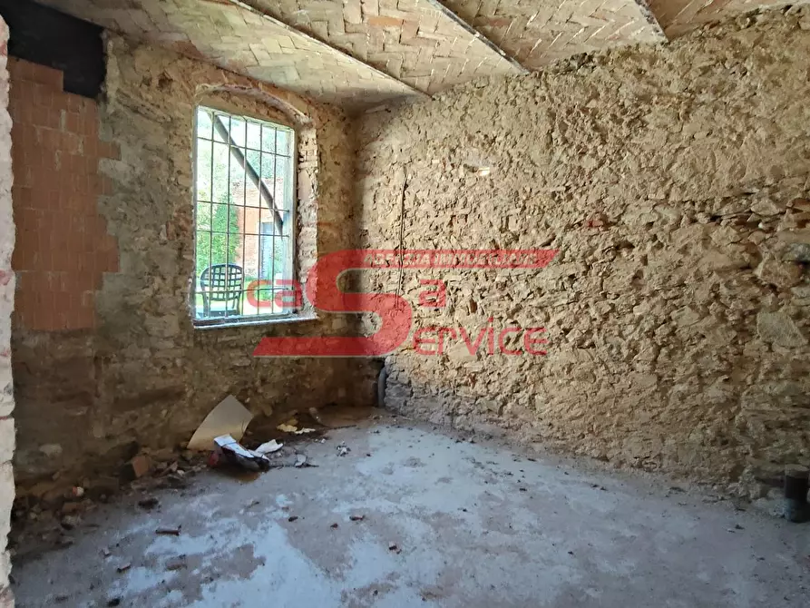 Immagine 9 di Casa colonica in vendita  a Montecatini Terme