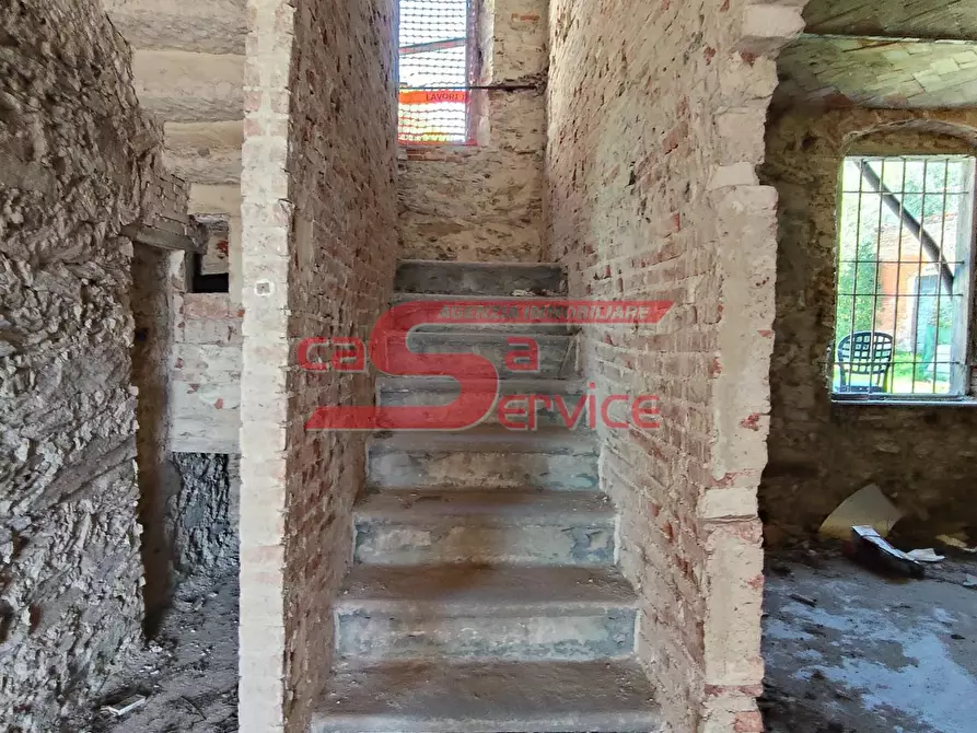 Immagine 12 di Casa colonica in vendita  a Montecatini Terme