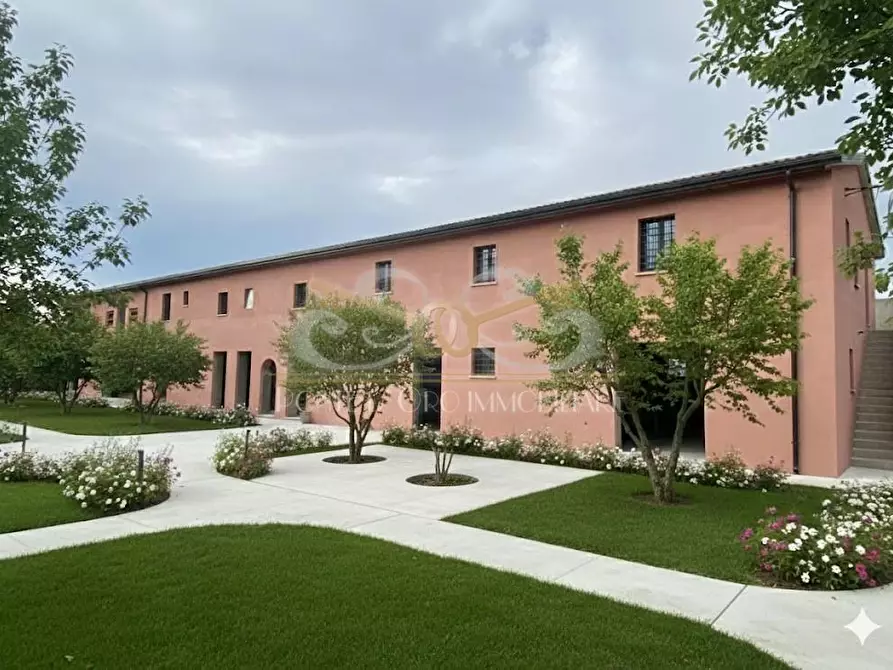 Immagine 1 di Porzione di casa in vendita  a Vecchiano