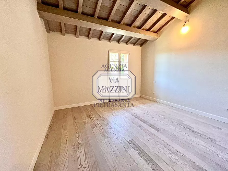 Immagine 16 di Villa in vendita  a Pietrasanta