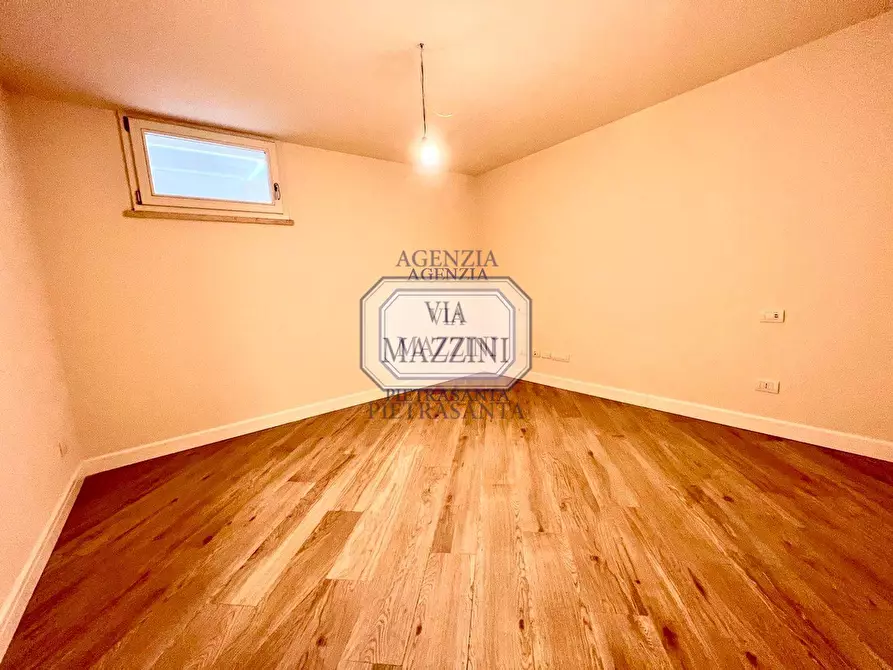 Immagine 23 di Villa in vendita  a Pietrasanta